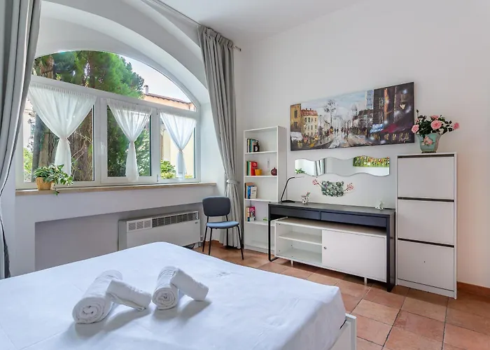 Iflat Peaceful Retreat In Monti S Old Print Shop Appartement Rome