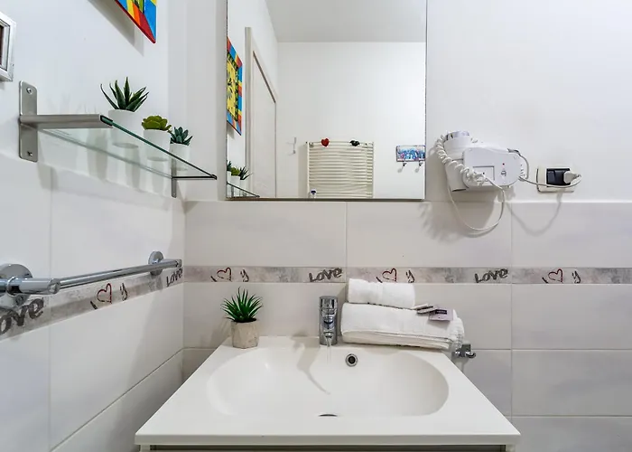 Iflat Peaceful Retreat In Monti S Old Print Shop * Roma